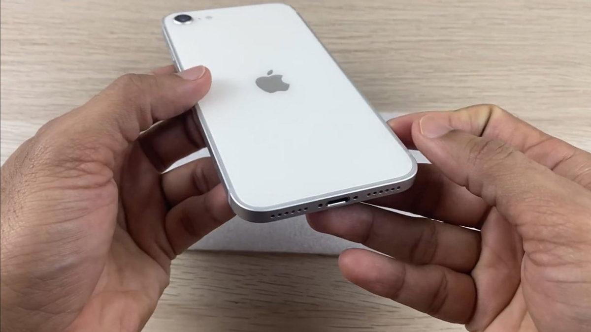 Gözümüz Yine Bir Yerden Isırıyor: En Ucuz iPhone Olacak iPhone SE 3’ün Görüntüleri Sızdırıldı