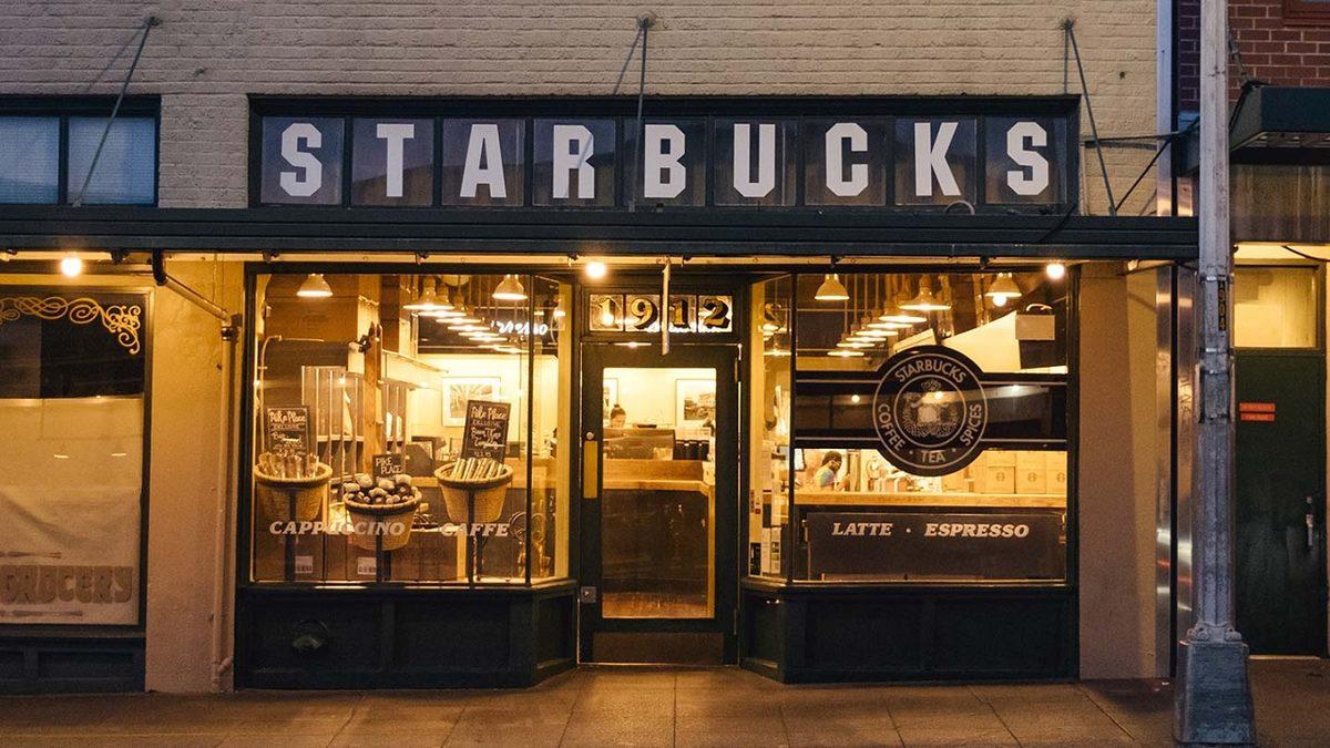 Neden En Küçük Boy Kahvenin Adı İngilizcede ’Uzun’ Anlamına Gelen Tall? Starbucks’taki Bardak İsimlerinin İlginç Hikayesi