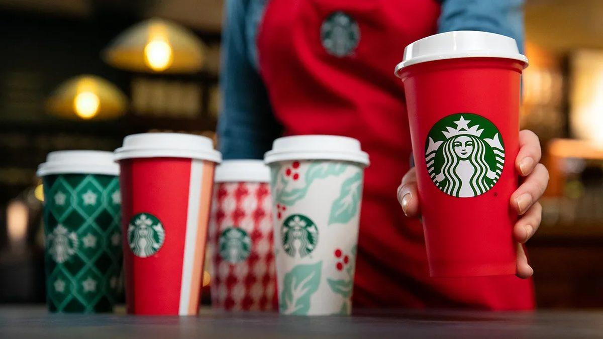 Neden En Küçük Boy Kahvenin Adı İngilizcede ’Uzun’ Anlamına Gelen Tall? Starbucks’taki Bardak İsimlerinin İlginç Hikayesi