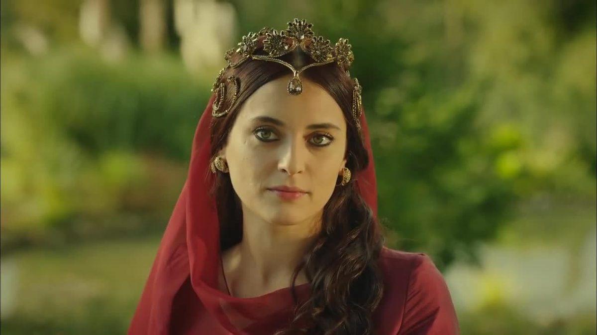 Kariyerinde ’En İyi Kadın Komedi Oyuncusu’ Ödülünü de Kazanan Aslıhan Gürbüz’ün Rol Aldığı Filmler ve Diziler