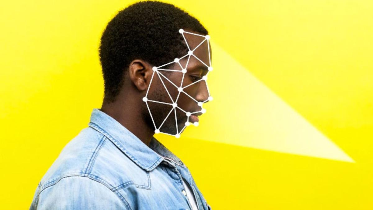 Yapay Zeka, Yanlış Kişinin Tutuklanmasına Yol Açtı: Hata, 6 Gün Sonra Fark Edildi