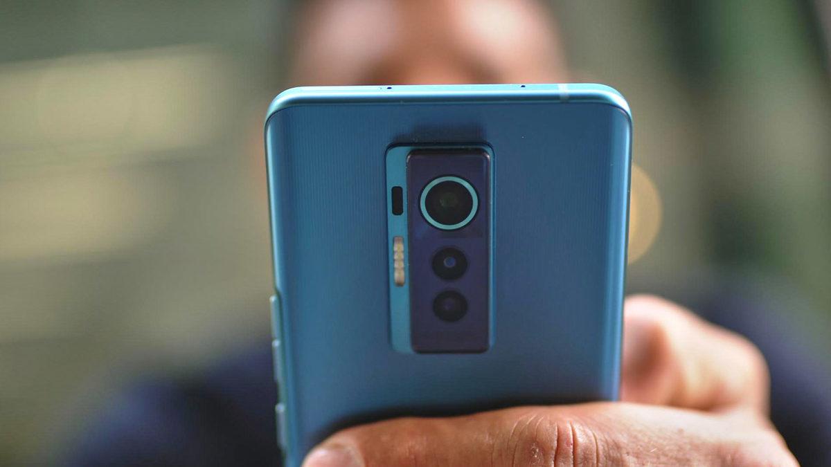 Tasarımıyla da Donanımıyla da Etkileyen Amiral Gemisi TECNO Phantom X Türkiye’de: İşte Fiyatı