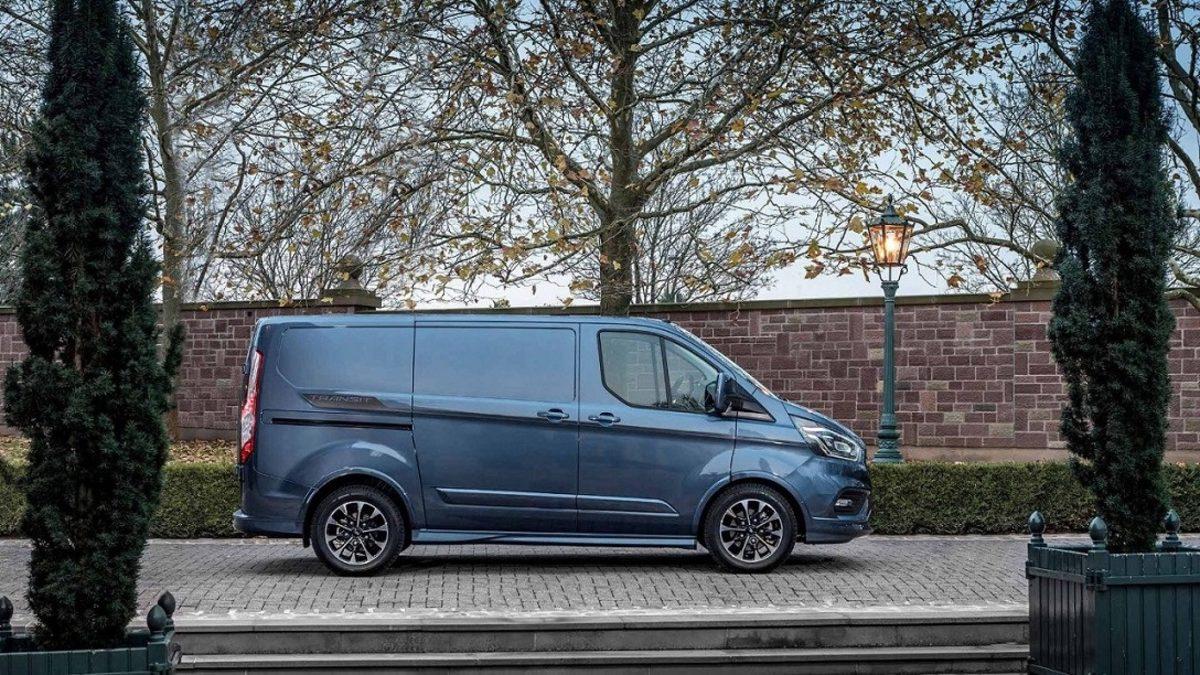 Ticari Hayatın Gözdelerinden Ford Transit Custom Fiyat Listesi ve Dikkat Çeken Özellikleri