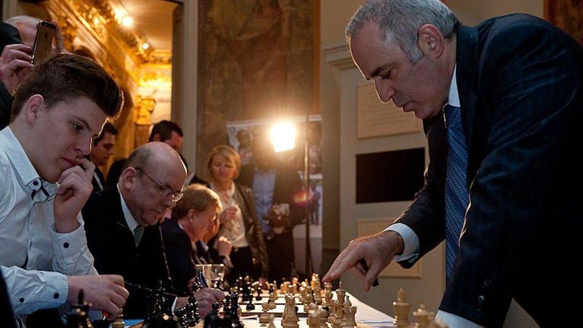 Rekorlarla Dolu Bir Öykü: Satrancın En Ünlü Büyükustası ’Garry Kasparov’ Aslında Kimdir?