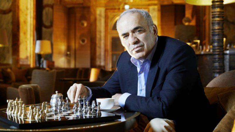 Rekorlarla Dolu Bir Öykü: Satrancın En Ünlü Büyükustası ’Garry Kasparov’ Aslında Kimdir?