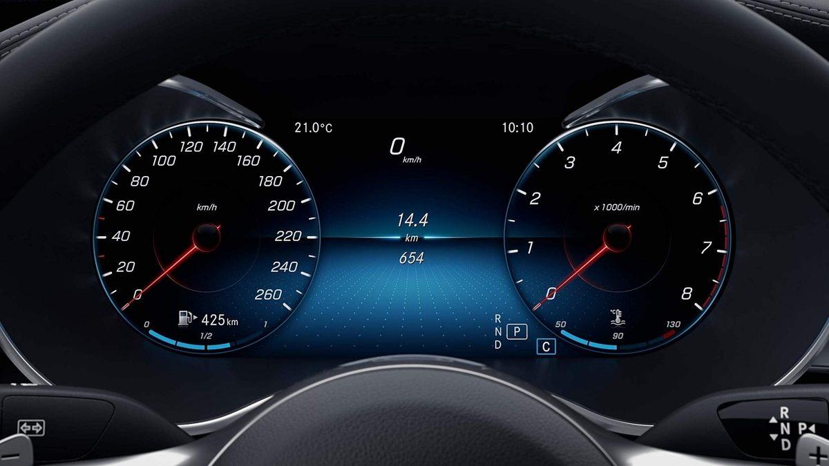 Klas Bir Sedan Serisi: Mercedes-Benz C Serisi Dikkat Çeken Özellikleri ve Fiyat Listesi