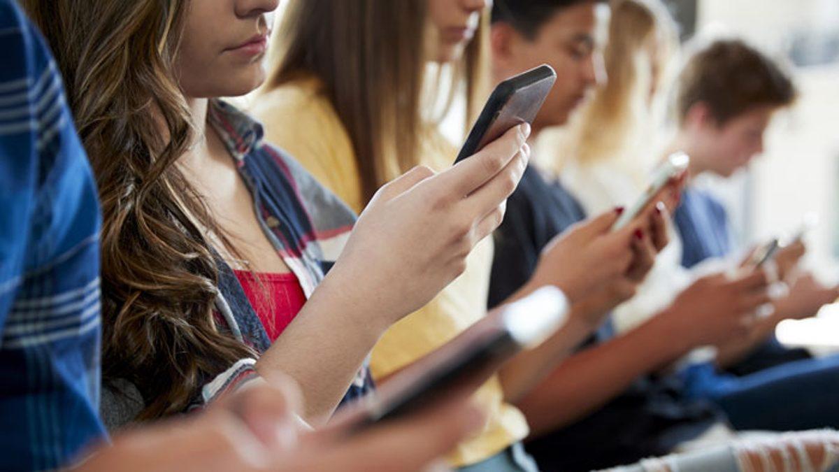 TikTok, Instagram ve Facebook Gibi Sosyal Medya Devlerine Okullardan Dava: 