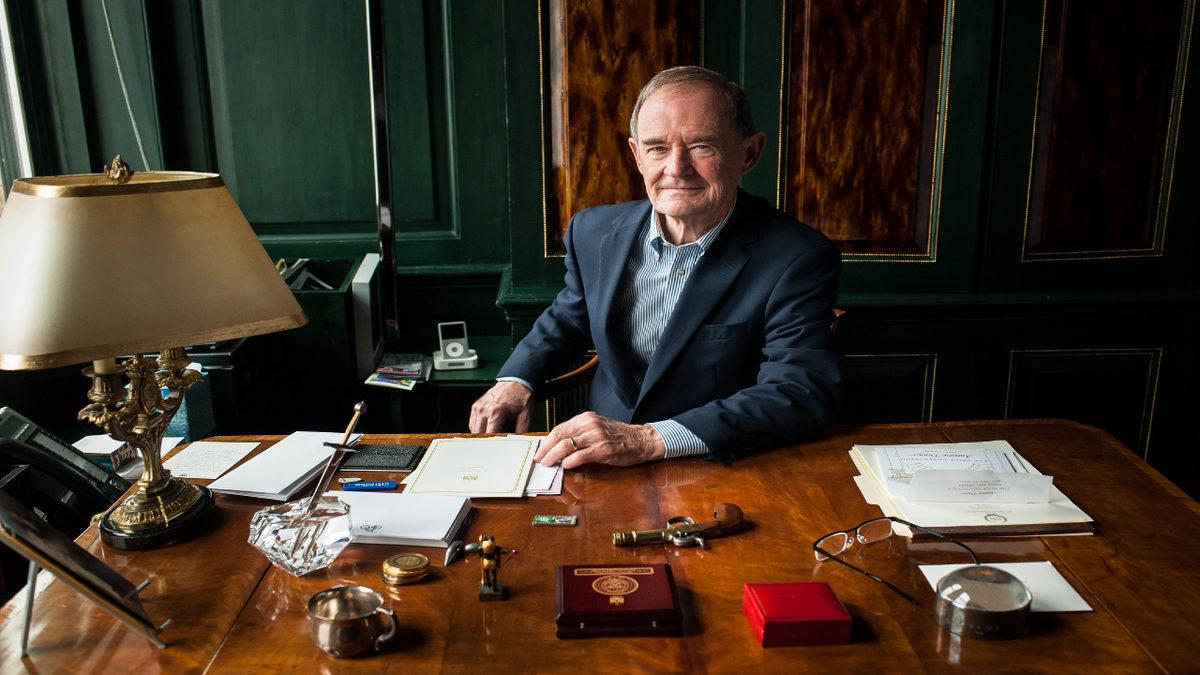 Tosuncuk Görse Kıskanır: Silikon Vadisi’ni Dolandıran Holmes’un Okudukça Dehşete Düşüren Hikayesi