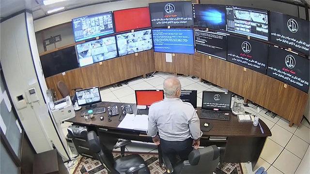 İran, Başörtüsü Takmayan Kadınları Yapay Zeka ile Tespit Etmeye Başladı