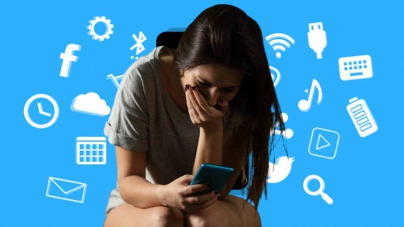 Eşinin Telefonuna Casus Yazılım Yükleyip Tüm Bilgilerini Ele Geçiren Kadının ’Beraat’ Kararı Bozuldu