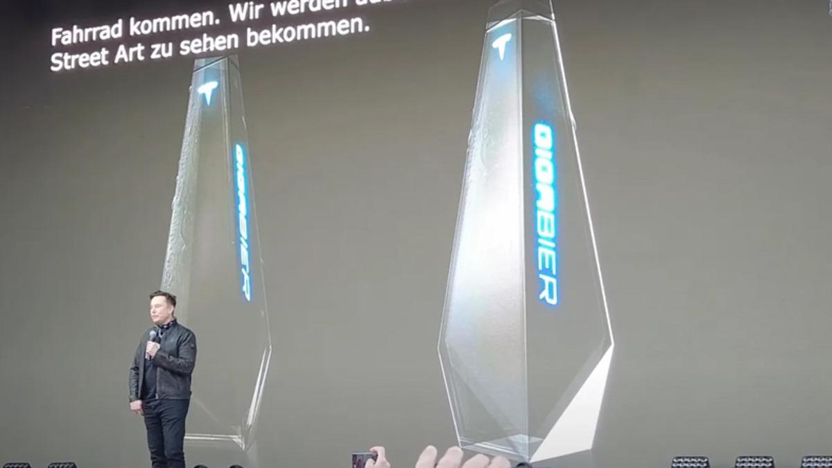 Bi’ Uslu Dur Artık be Adam: Elon Musk, Tesla’nın Berlin Fabrikasında Bira Üreteceğini Açıkladı