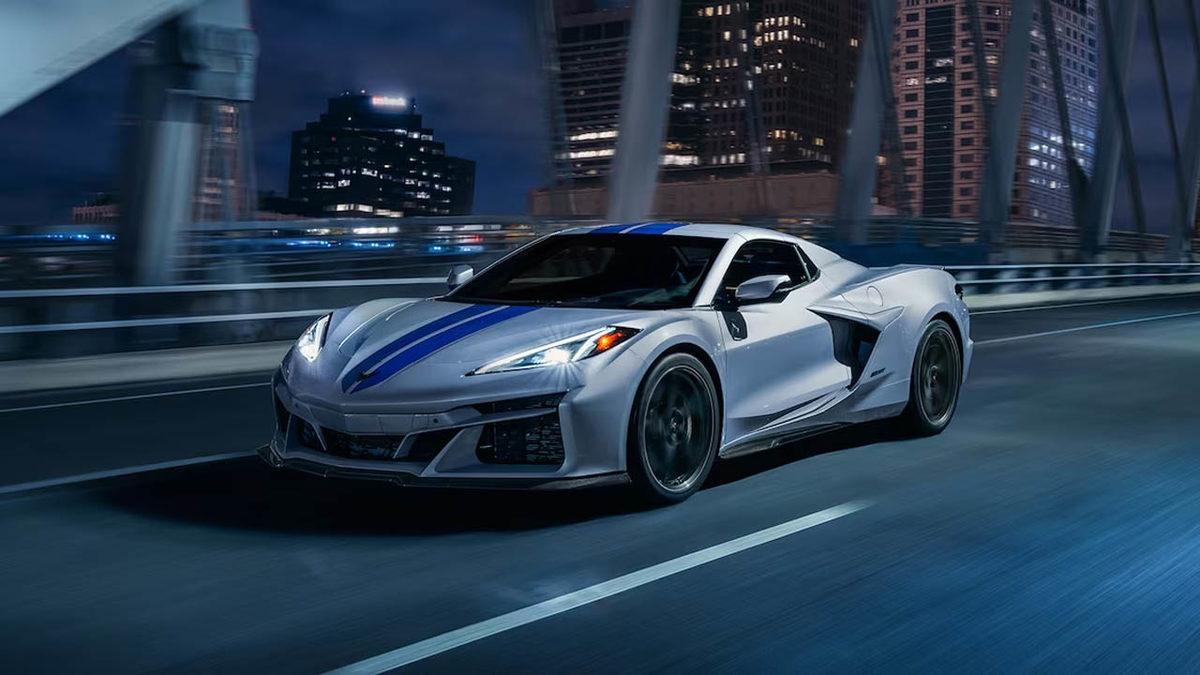 İlk Elektrikli Corvette Tanıtıldı: Karşınızda 2024 Corvette E-Ray! (Ama Tam Elektrikli Değil)