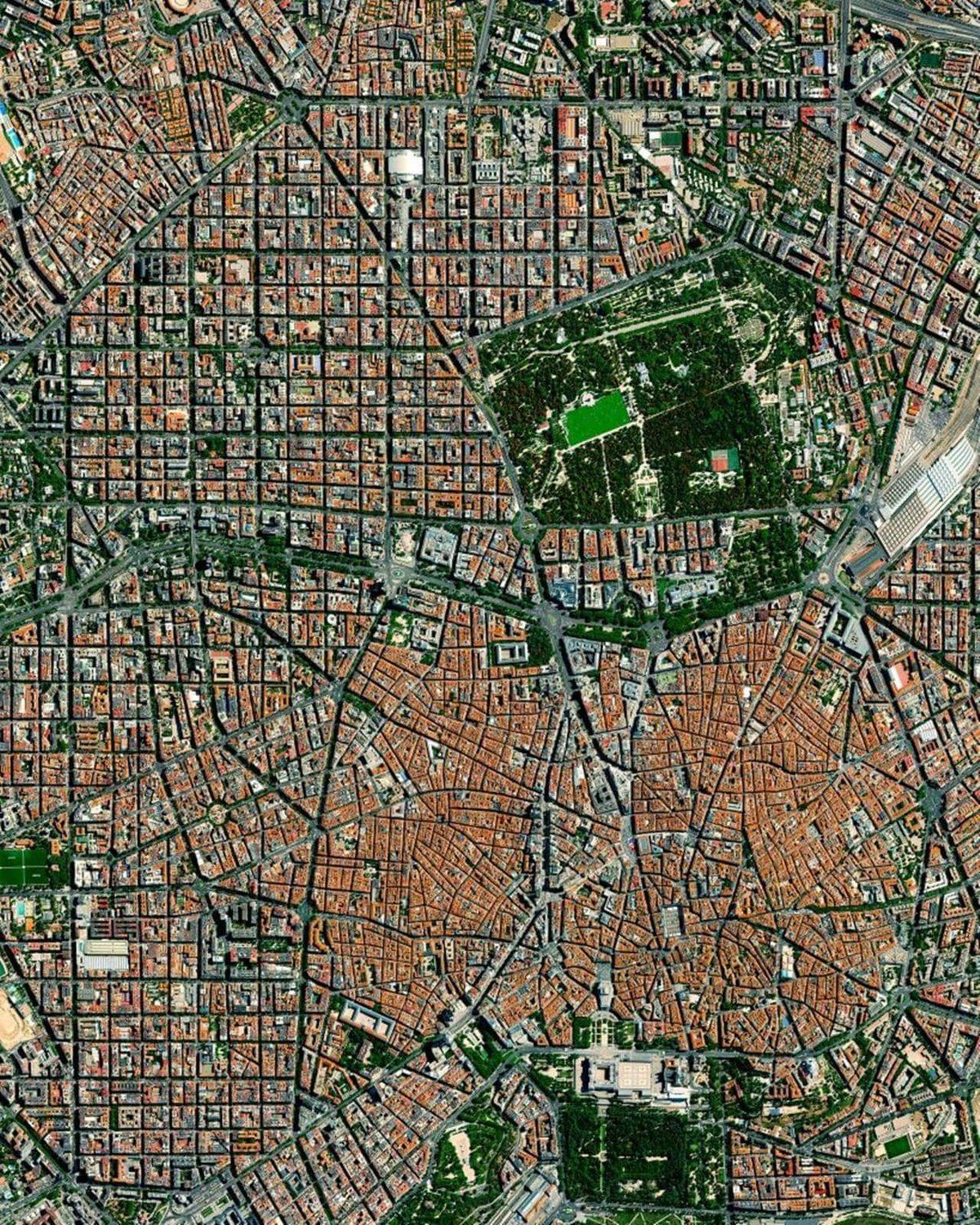 Siz Hangisinde Yaşamak İsterdiniz? Kaosun ve Kusursuz Düzenin Buluştuğu Kuş Bakışı 37 Şehir Manzarası