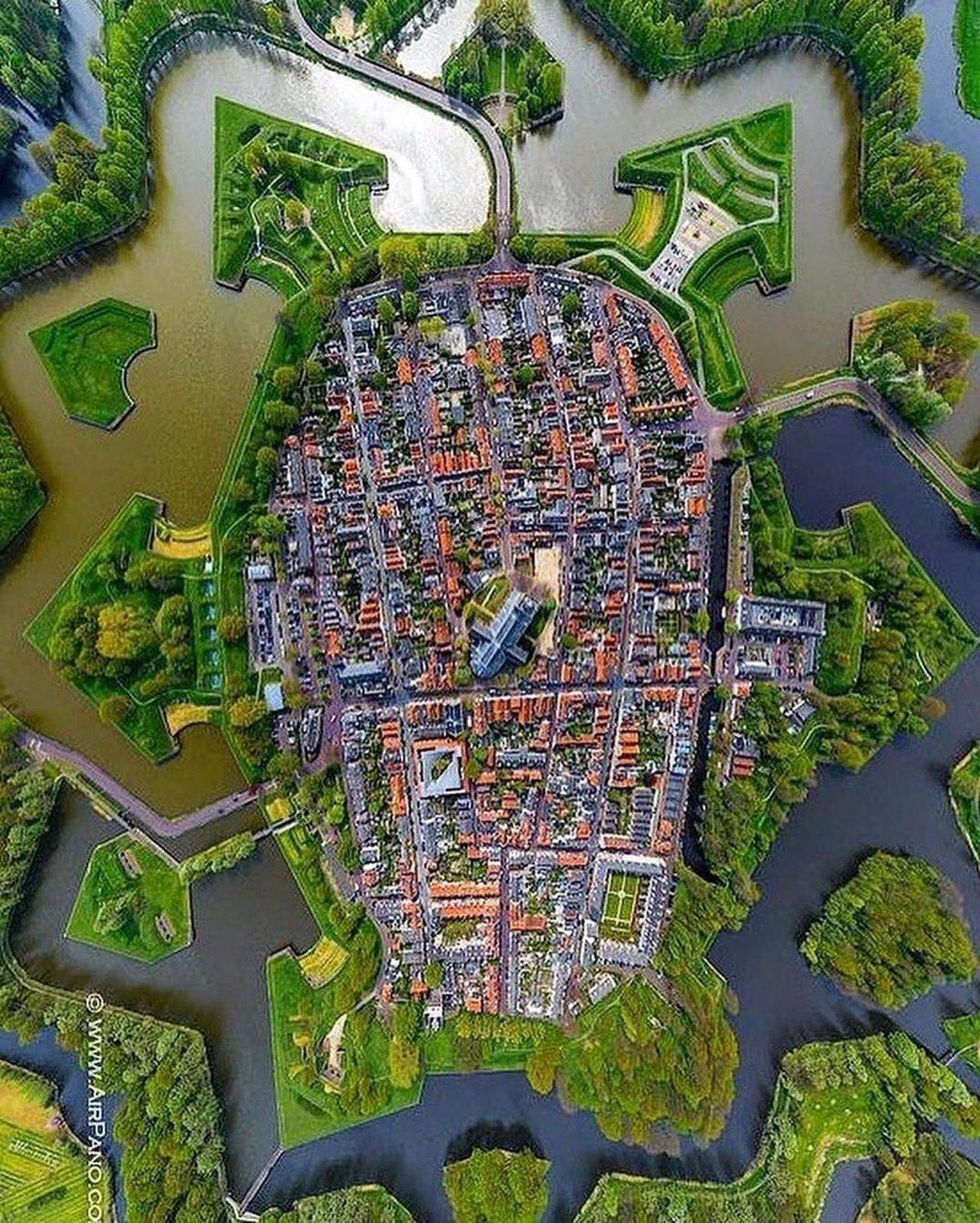 Siz Hangisinde Yaşamak İsterdiniz? Kaosun ve Kusursuz Düzenin Buluştuğu Kuş Bakışı 37 Şehir Manzarası