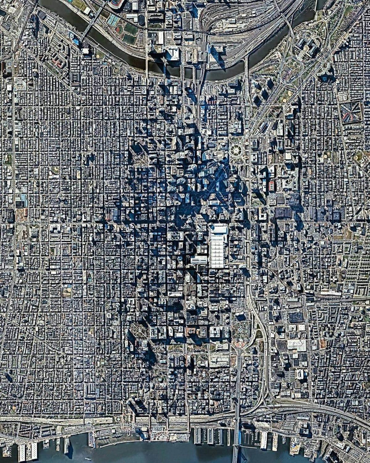Siz Hangisinde Yaşamak İsterdiniz? Kaosun ve Kusursuz Düzenin Buluştuğu Kuş Bakışı 37 Şehir Manzarası
