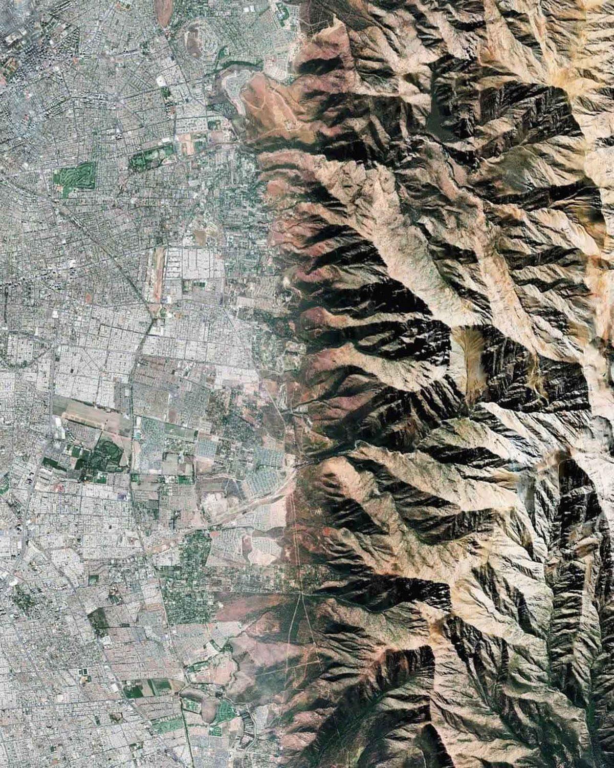 Siz Hangisinde Yaşamak İsterdiniz? Kaosun ve Kusursuz Düzenin Buluştuğu Kuş Bakışı 37 Şehir Manzarası