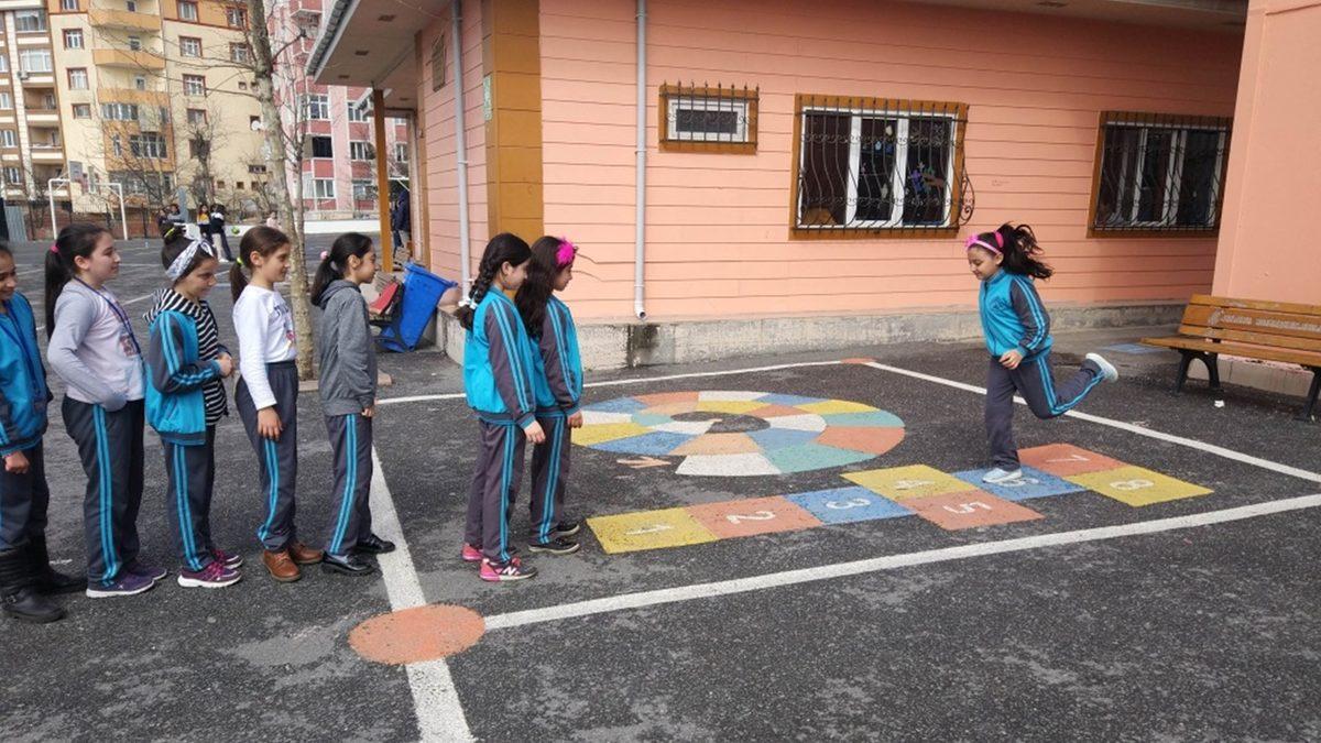 Squid Game Türkiye’de Olsa Çocukluğumuzdaki Hangi Oyunlar Yer Alırdı?