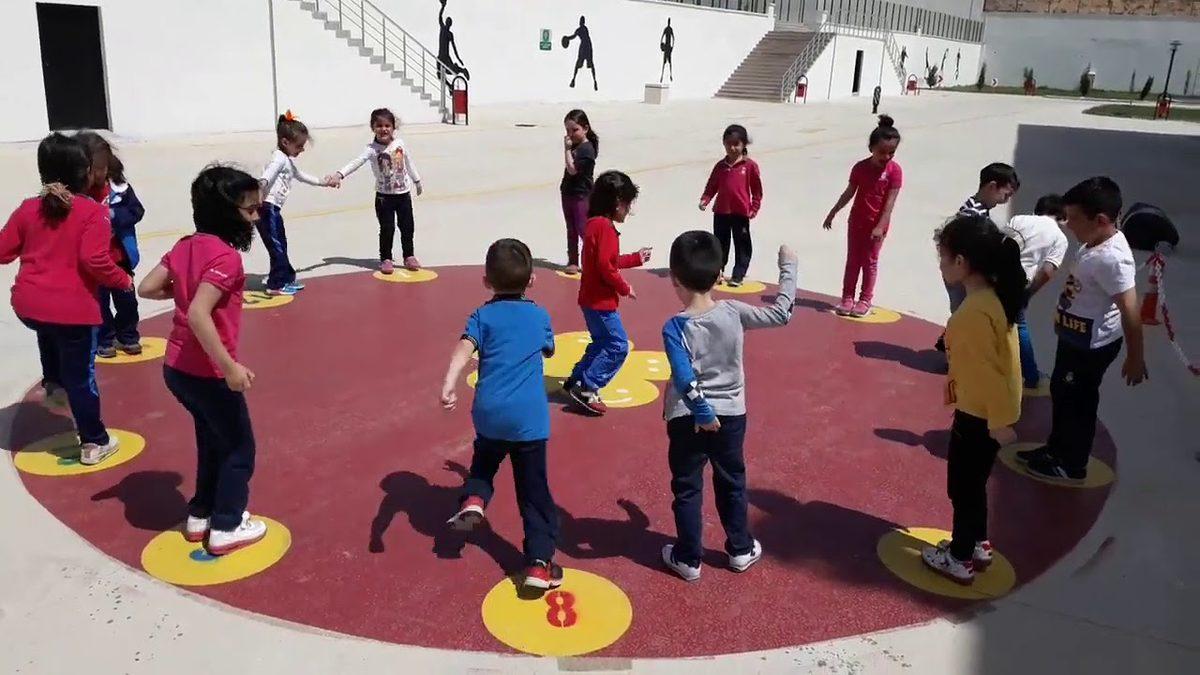 Squid Game Türkiye’de Olsa Çocukluğumuzdaki Hangi Oyunlar Yer Alırdı?