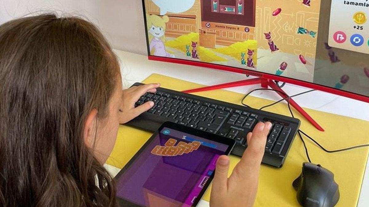 Ortaokul Öğrencisi, Pandemide Arkadaşlarıyla Oynayamadığı Oyunlardan Mobil Uygulama Yaptı