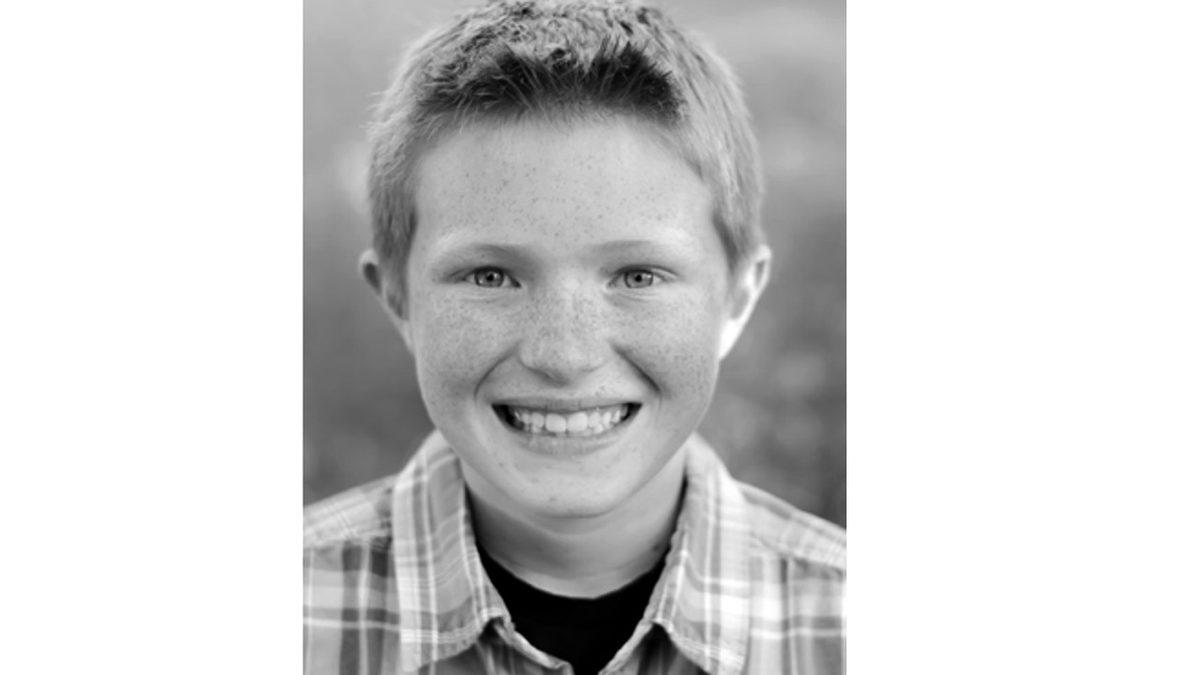 Fotoğraf Çekilirken Doğal Bir Şekilde Gülümsemek Neden Bu Kadar Zordur?