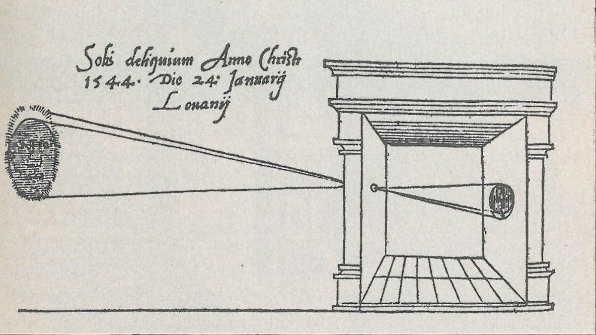 1827 Yılında İcat Edilip Bugün Hayatımızın Her Anında Var Olan Fotoğrafın Keşfini Sağlayan Karanlık Kutu’nun Hikayesi