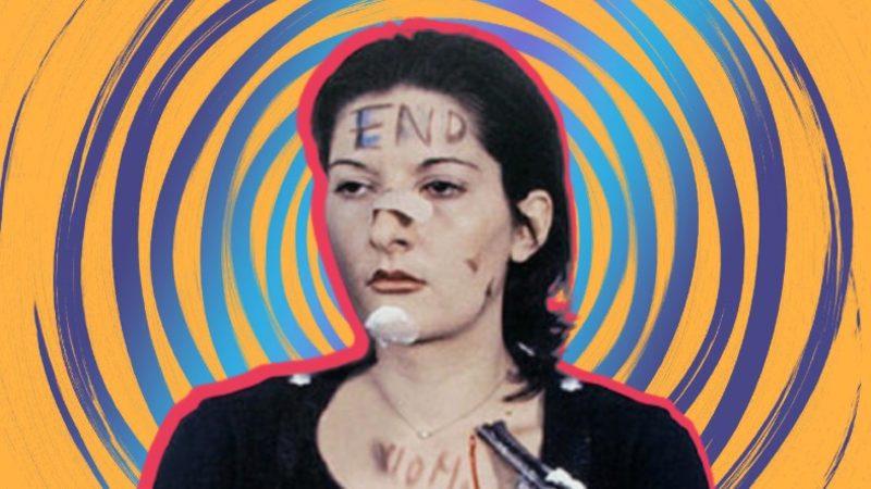 Aykırı Sanatçı Marina Abramović’in Herkesi Hayrete Düşüren Gösterileri: Seyirciler Taciz Edip Kafasına Silah Bile Dayamış!