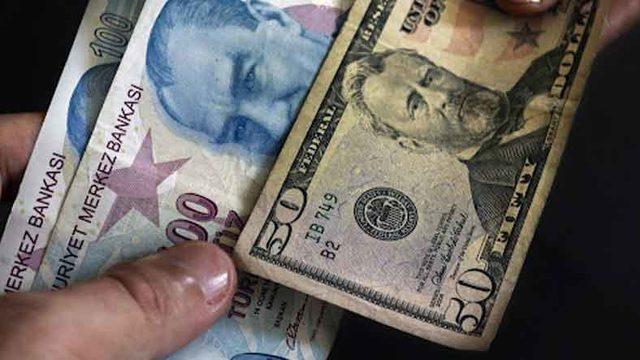 Merkez Bankası’nın Faiz Kararı Açıklandı, Dolar Aldı Başını Gidiyor: İşte Uzmanlardan İlk Tepkiler