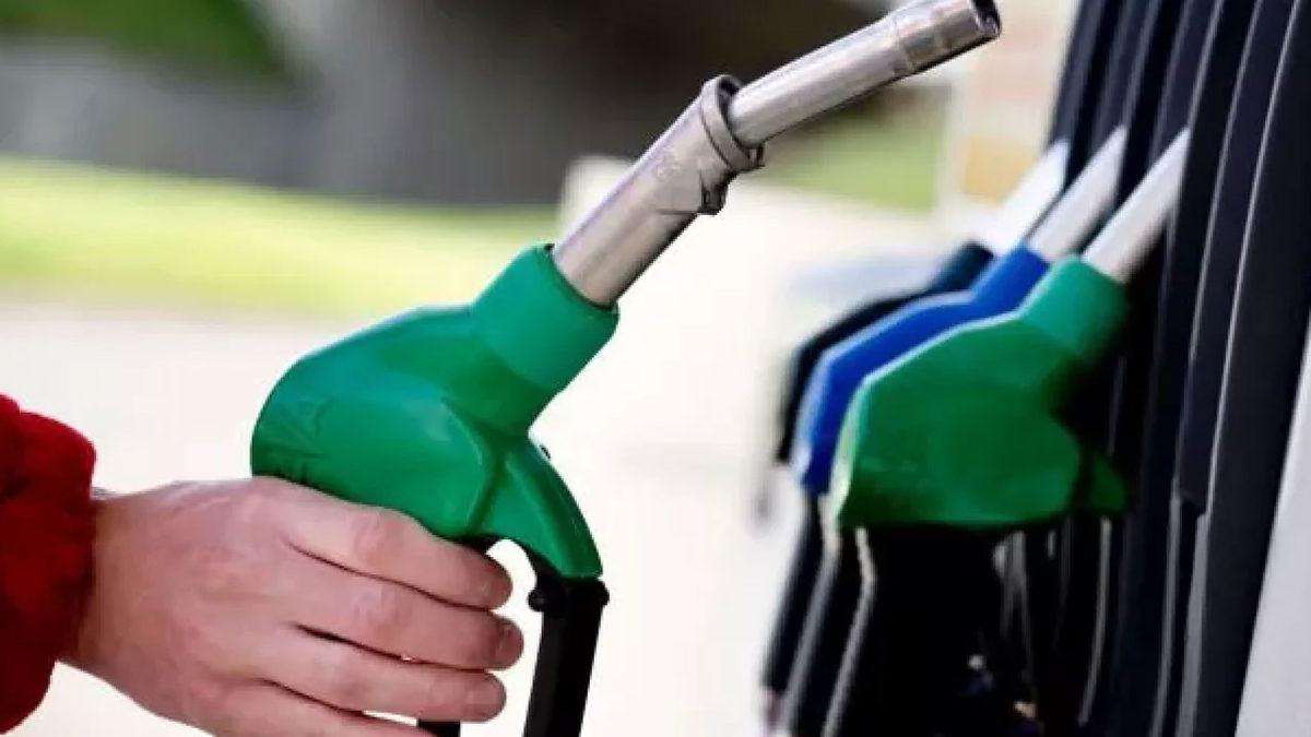 Benzin Fiyatları 11 TL’ye Dayanma Yolunda İlerliyor: Pazartesi Günü Benzine Gelecek Dev Zam Açıklandı