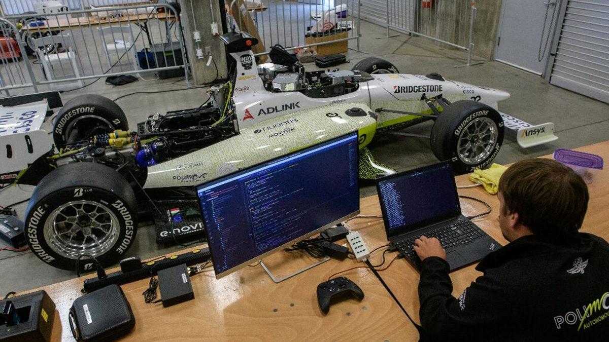 Saatte 250 Km Hıza Ulaşan Otonom Araçlar 1 Milyon Dolar İçin Yarışacak