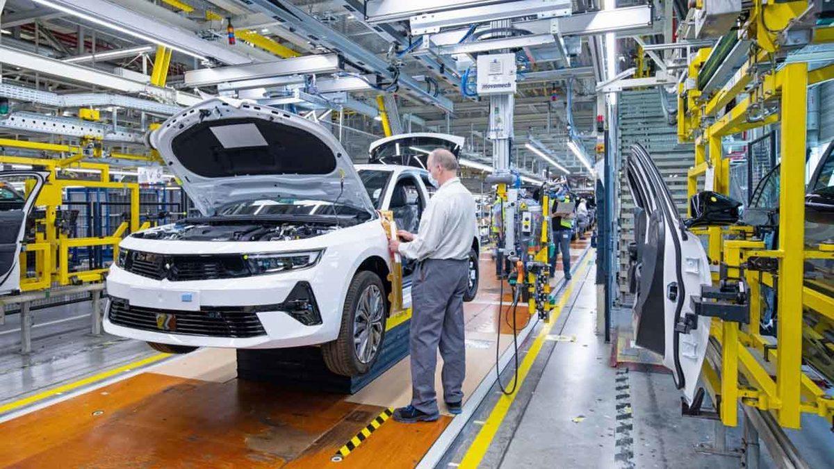 Opel’in Hibrit Otomobilleri Türkiye’de Satışa Sunulmayacak! İşte Hem Hak Verip Hem Sinirleneceğiniz Nedeni