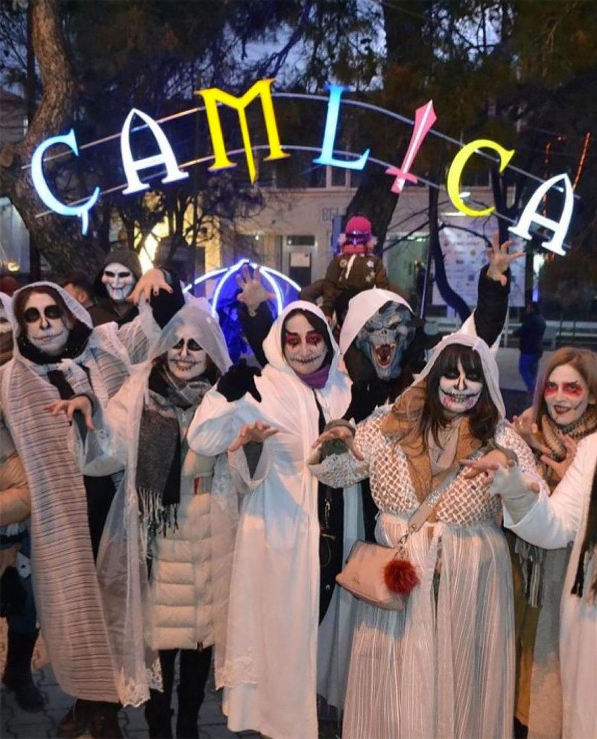 Keşanlı Teyzelerin 1000 Yıldır Joker Gibi Makyaj Yaptığı Bocuk Gecesi Dünya Gündeminde