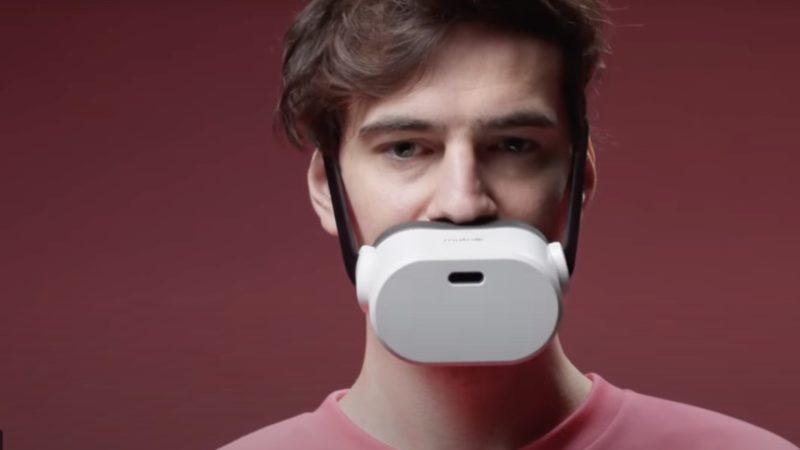 Bugüne Kadar Geliştirilmiş En ‘Saçma’ Ürünlerden Biri: Ses Geçirmez Mikrofon (Monitörü Isırmayalım Diye Tasarlanmış Gibi)