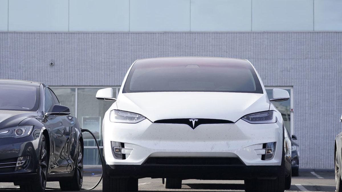 Tesla’nın Piyasa Değeri 1 Trilyon Doları Aştı: Dünyanın İlk Trilyon Dolarlık Otomobil Şirketi Oldu