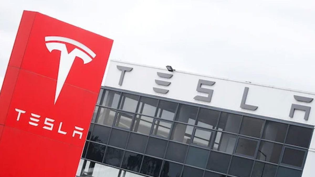Tesla’nın Piyasa Değeri 1 Trilyon Doları Aştı: Dünyanın İlk Trilyon Dolarlık Otomobil Şirketi Oldu