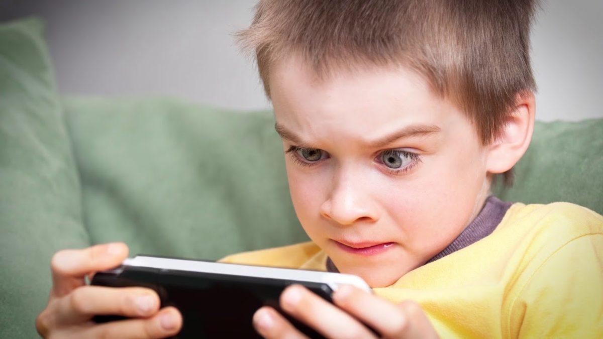 Ekranlardan Sürekli Aldığımız Mavi Işık Vücudunuzu Nasıl Etkiliyor?