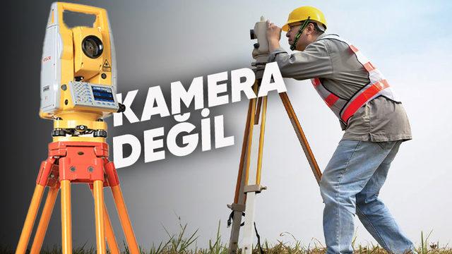 Küçükken Yolda Gördüğümüz Zaman Fotoğraf Çektiklerini Sandığımız Bu İnsanlar Aslında Ne İş Yapıyor?