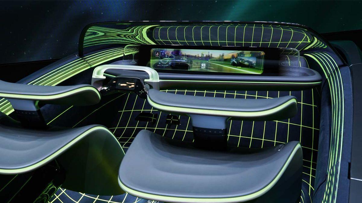 Nissan’dan Star Wars’tan Fırlamış Gibi Görünen Altından Üstünden Işıklar Saçan Konsept Otomobil: Max-Out