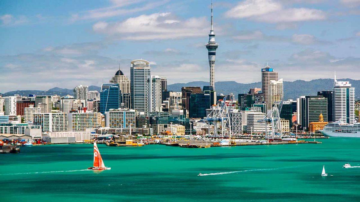Kafalar Karıştı: Giriş Çıkışların Yasak Olduğu Auckland, ’Mutlaka Gidilmesi Gereken Şehir’ Seçildi