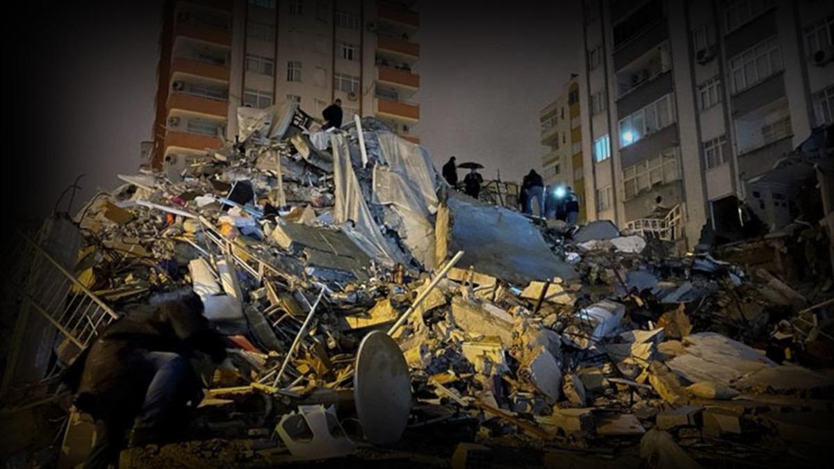 Deprem Bölgesinde Telefon ve İnternet Ücretsiz Oldu: Banka Borçları Ertelendi!