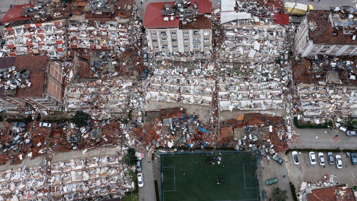 Katlar, Rantlar, Feryatlar: 24 Yılda Deprem Konusunda Neden Bir Arpa Boyu Yol Alamadık?