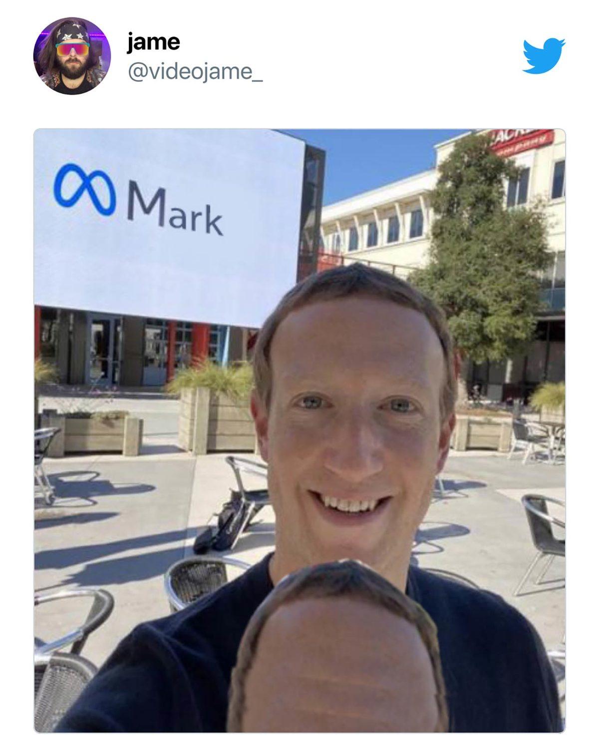 Mark Zuckerberg’in Alnı, Bir Twitter Kullanıcısı Sayesinde Paralel Evren Yolculuğuna Çıktı