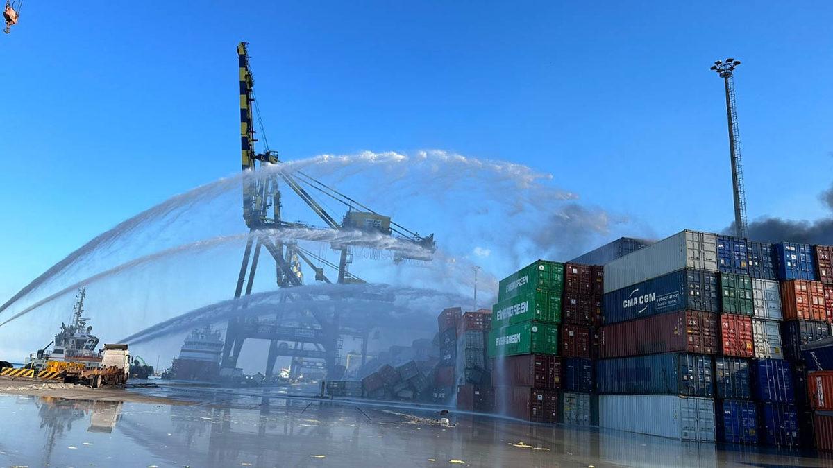 İskenderun Limanı’nda Deprem Sonrası Başlayan Yangın, 3. Gününde Kontrol Altına Alındı!