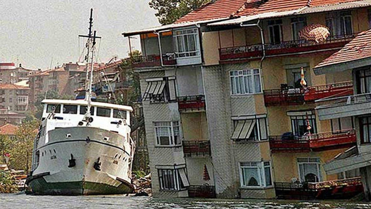 Katlar, Rantlar, Feryatlar: 24 Yılda Deprem Konusunda Neden Bir Arpa Boyu Yol Alamadık?