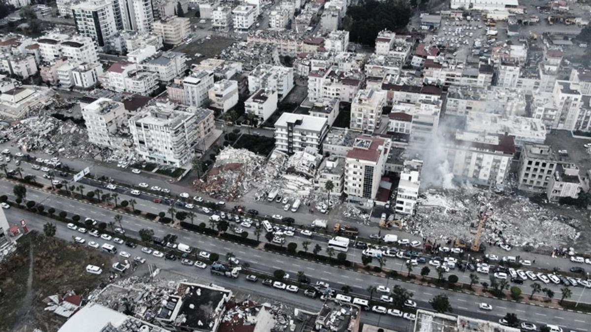 Haluk Levent’ten Deprem Bölgesine Gitmek İsteyen Gönüllülere Uyarı: "İnanın Yarardan Çok Zarar Olabiliyor"