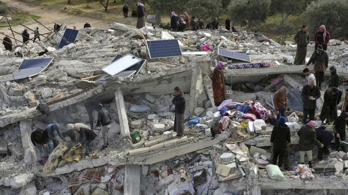 Depremin Ardından Paylaşımda Bulunmamasıyla Eleştirilen Starbucks’tan Yeni Açıklama: ‘Hep Oradaydık, Olmaya Devam Edeceğiz’