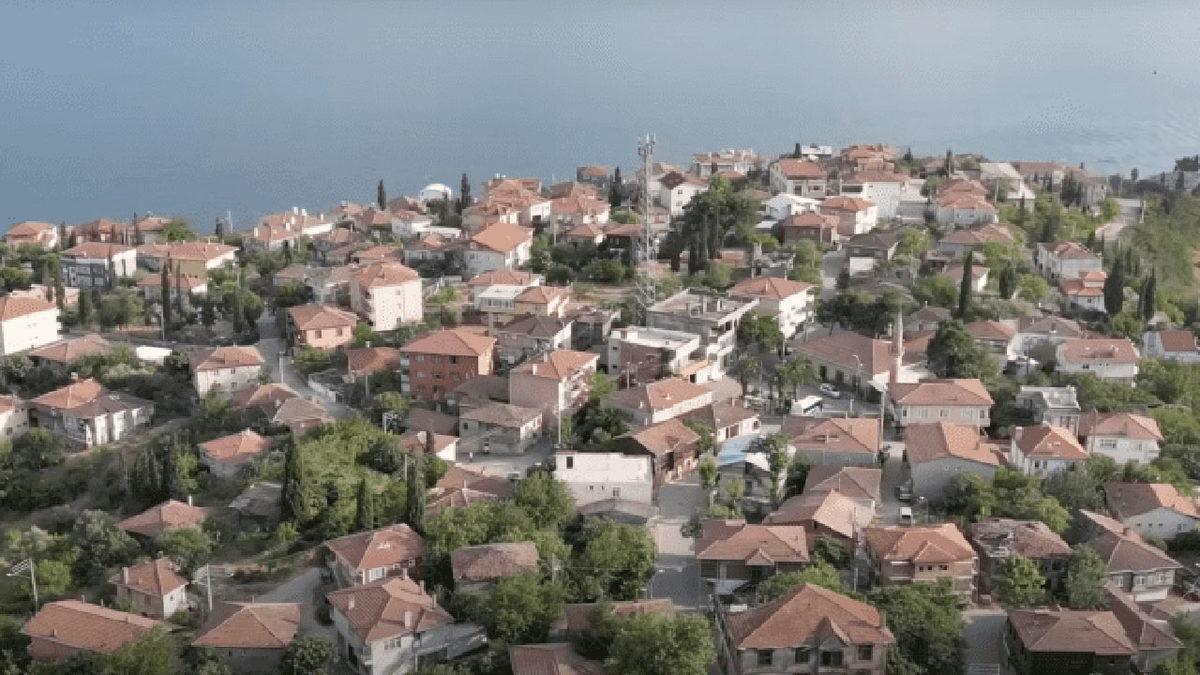 Yıkılmadan da Olabiliyormuş: 17 Ağustos 1999 Depremi Merkezinin Dibindeki Bu Belde, Depremde Nasıl Hiç Hasar Almadı?