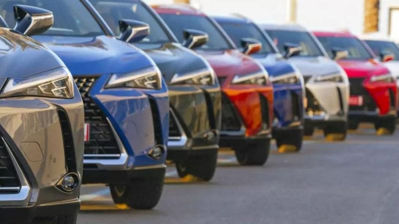 Ekim Ayında Otomobil Satışları Neredeyse Yarı Yarıya Düştü