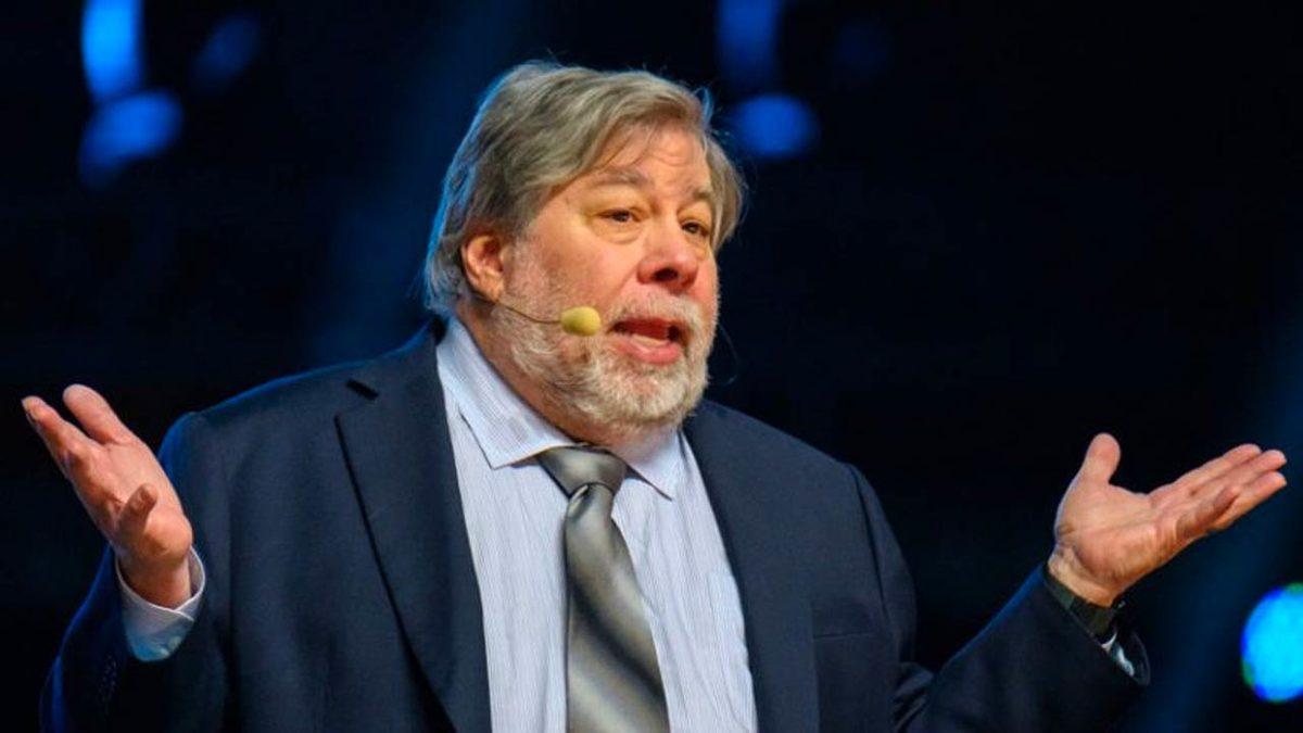 Apple Kurucularından Steve Wozniak: iPhone 12 ile iPhone 13 Arasındaki Farkı Anlayamadım (Biz de Kral, Biz de)