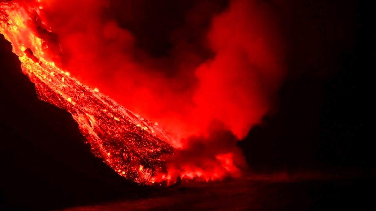 La Palma’da Devam Eden Yanardağ Felaketinin Boyutunu Gösteren Fotoğraflar