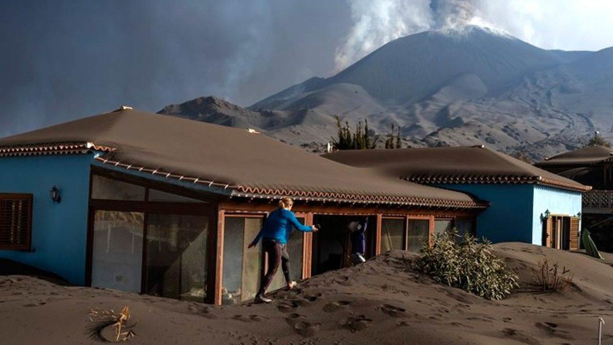 La Palma’da Devam Eden Yanardağ Felaketinin Boyutunu Gösteren Fotoğraflar